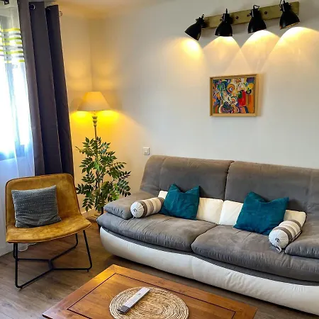 Des Papillons & Brocante Ferienhaus Pouzilhac