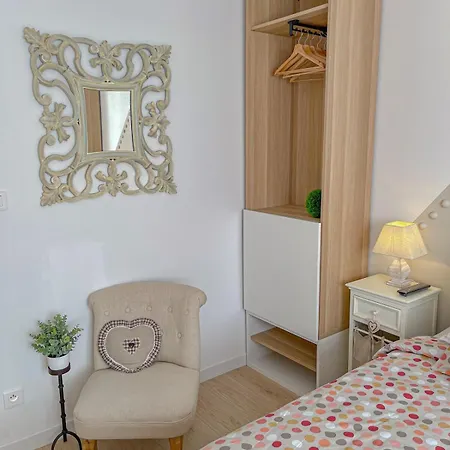 Ferienhaus Gite Des Papillons & Brocante Pouzilhac