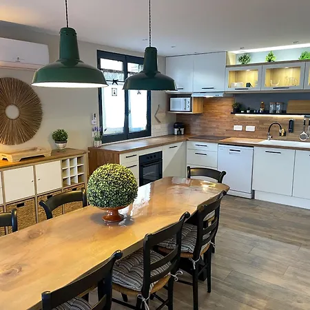 Ferienhaus Des Papillons & Brocante Pouzilhac