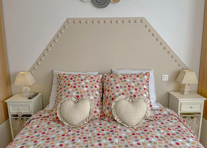 Сasa de vacaciones Des Papillons & Brocante Pouzilhac